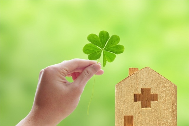 クローバーと家のミニチュア画像